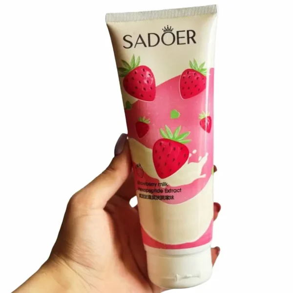 نمک بدن شیر توت فرنگی سادور