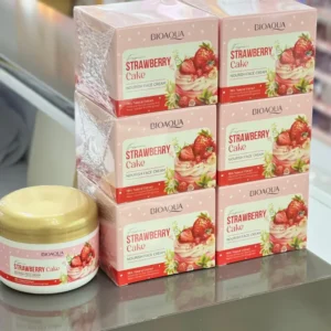 کرم آبرسان کیک توت فرنگی بیوآکوا BIOAQUA